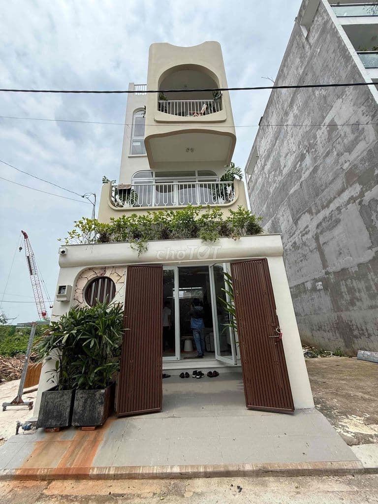 Nhà 3 tầng cực chất, 3pn, 3wc-view trục Vành đai 3, kề sông-nhỉnh 5Tỷ!