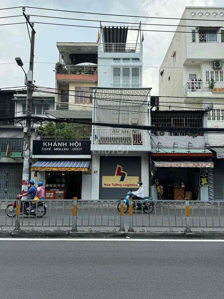 bán nhà mặt tiền đường Nguyễn Tất Thành f13 Q4 tpHCM