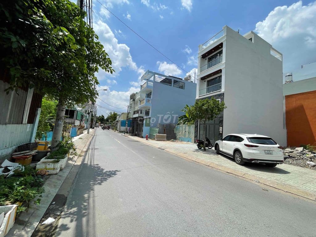 BÁN NHÀ MTKD - NGÃ TƯ GA-8,09TỈ
