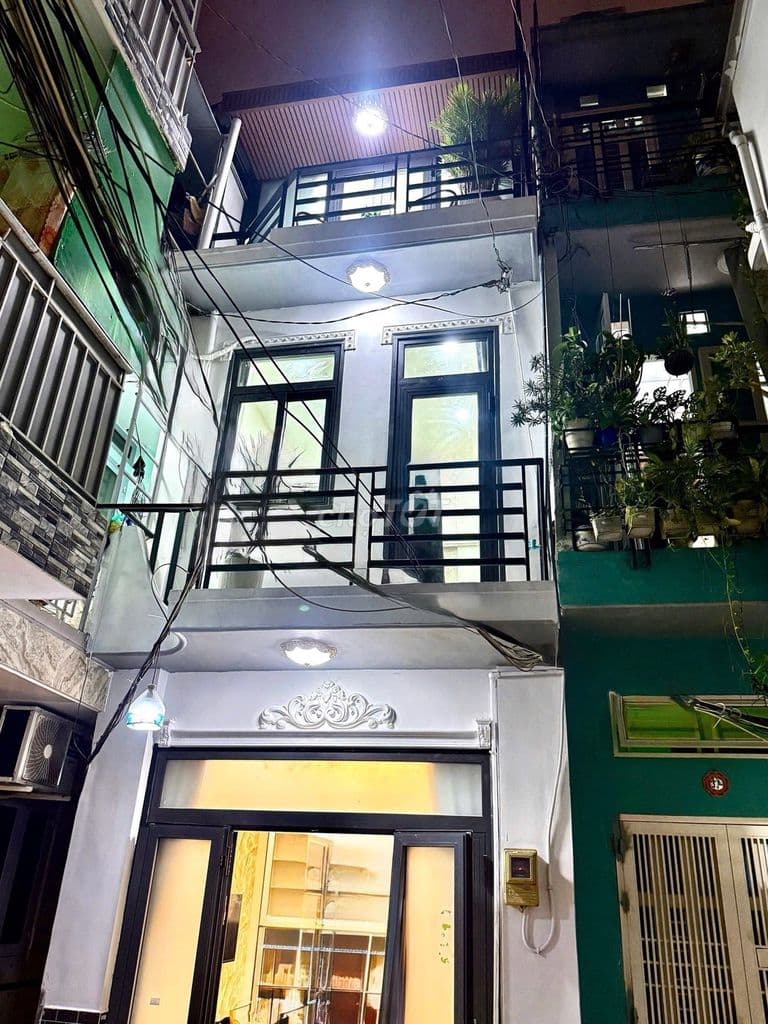 Hạ 100tr còn 3.89 tỷ nhà 3 tầng Nguyễn Kiệm Gò Vấp 24m2 full NT