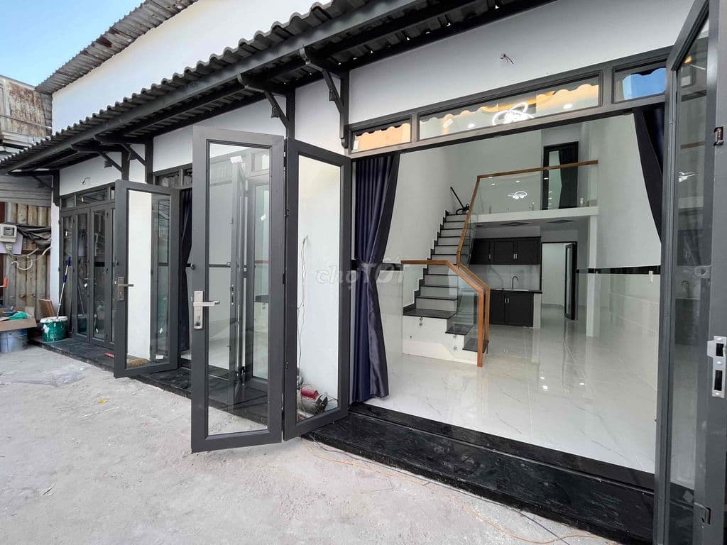 E Chủ Nhà có Hoa hồng , nhờ a Chị E bán giúp