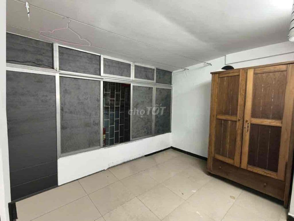 TT Cát Linh, tầng 2, 70m2, 2 thoáng, ngõ to ô tô, sổ đỏ chính chủ - Ảnh 3