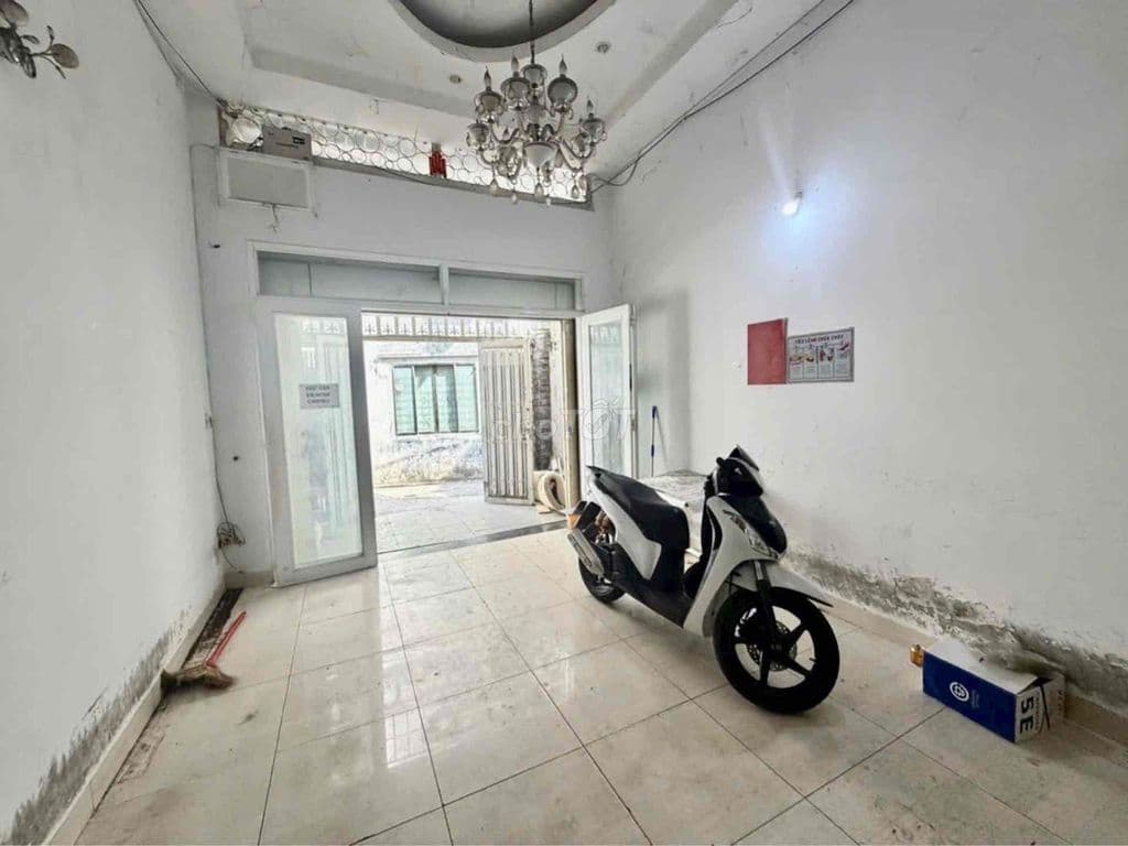 Cách 1 Căn ra mặt tiền nhà xây kiên cố chính chủ 1 thùng sơn đẹp lung - Ảnh 3