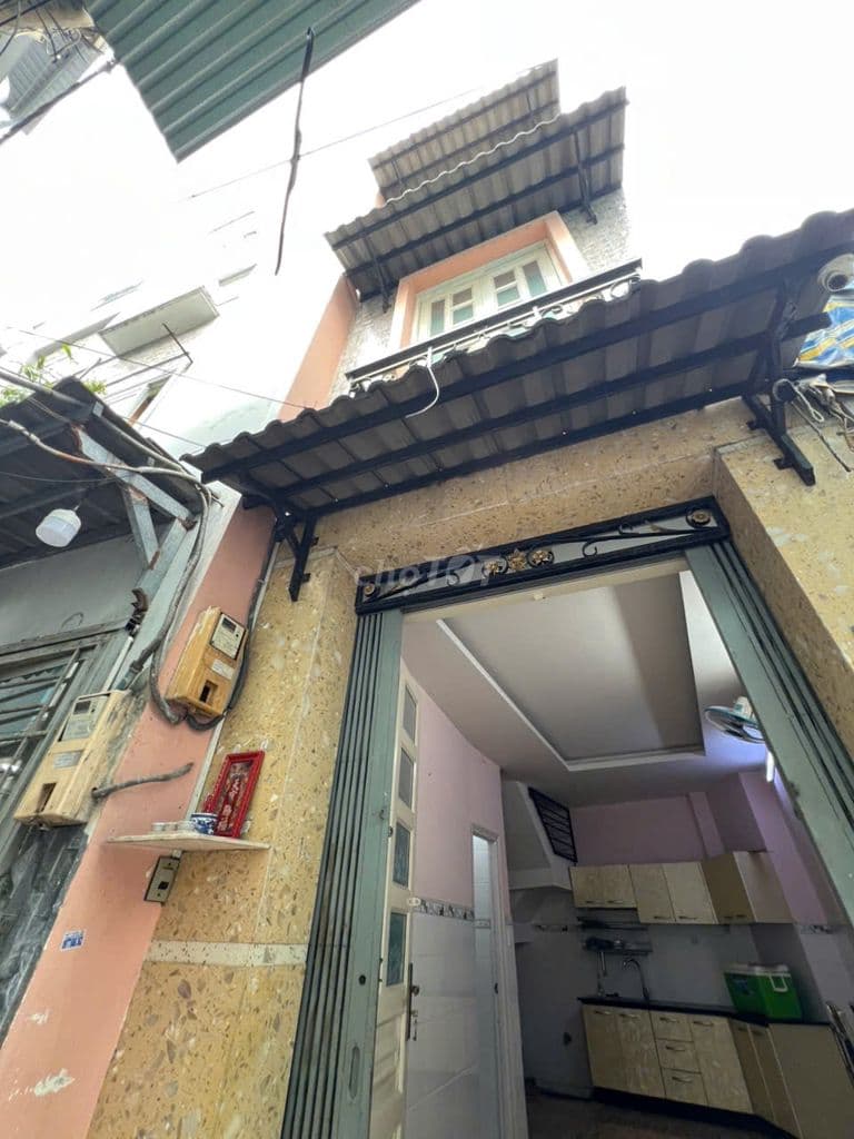 Bán nhà 3 lầu, 3 PN, DT 25,8m2 Quận 10