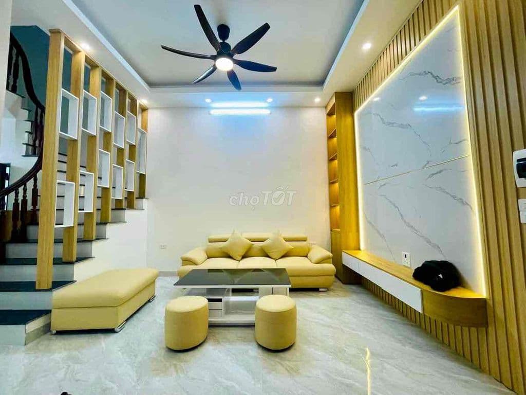 Gần ô tô phố Giáp Bát nhà đẹp 2 thoáng dân xây ở ngay 49m2 x5T giá nhỉ