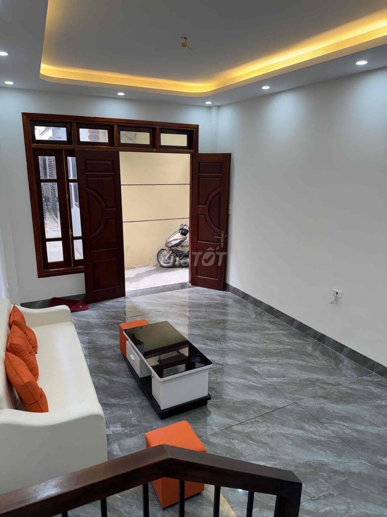 Cc BÁN NHÀ MỚI, 5TẦNG, VIEW HỒ 30HA, CẠNH TRƯỜNG CẤP 3 THACH BÀN - Ảnh 3