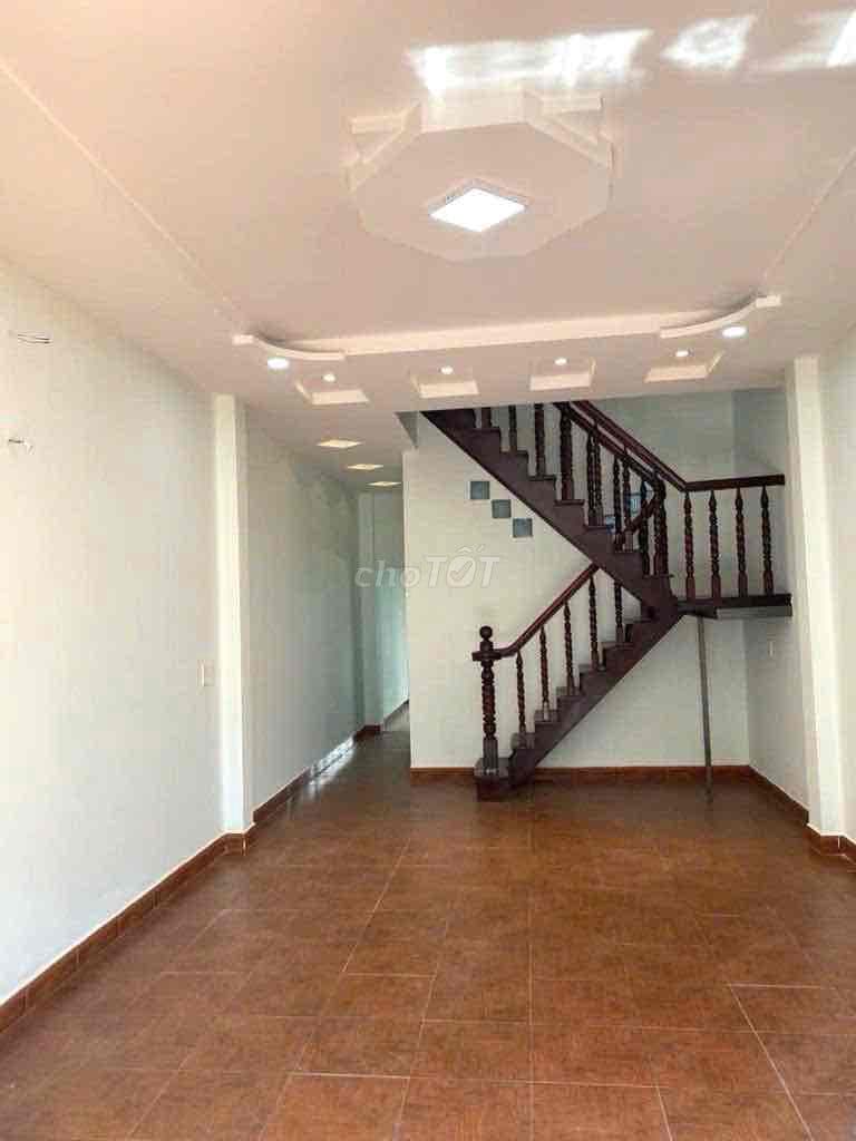 Giáp Tân Bình, Nhà 2 Tầng hẻm 8m xe hơi thông Trường Chinh, vào ở ngay - Ảnh 2