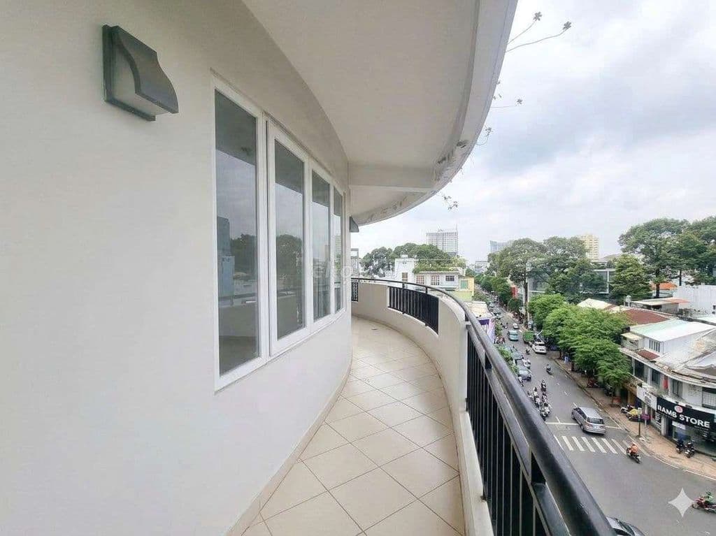 Bán căn hộ 150m2 chỉ 5x/m2 tại trung tâm Quận 5