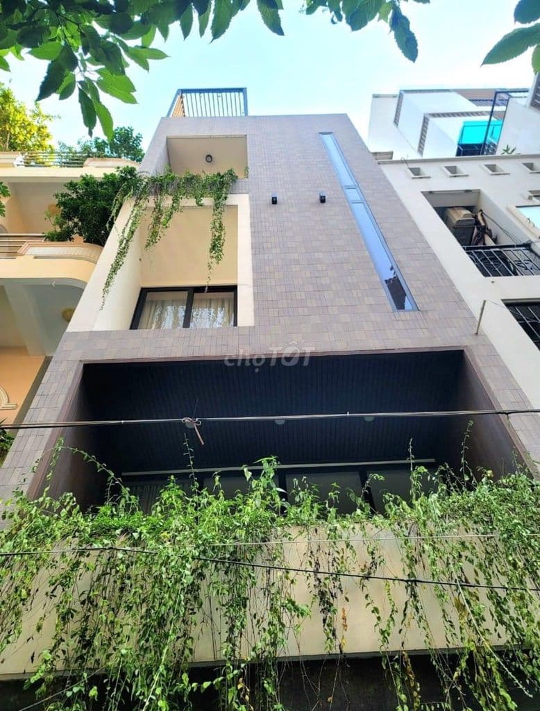 SIÊU PHÂM CHÂN DÀI DƯƠNG QUÃNG HÀM 68M HẺM XE HƠI THÔNG ĐÚC 4 TẦNG