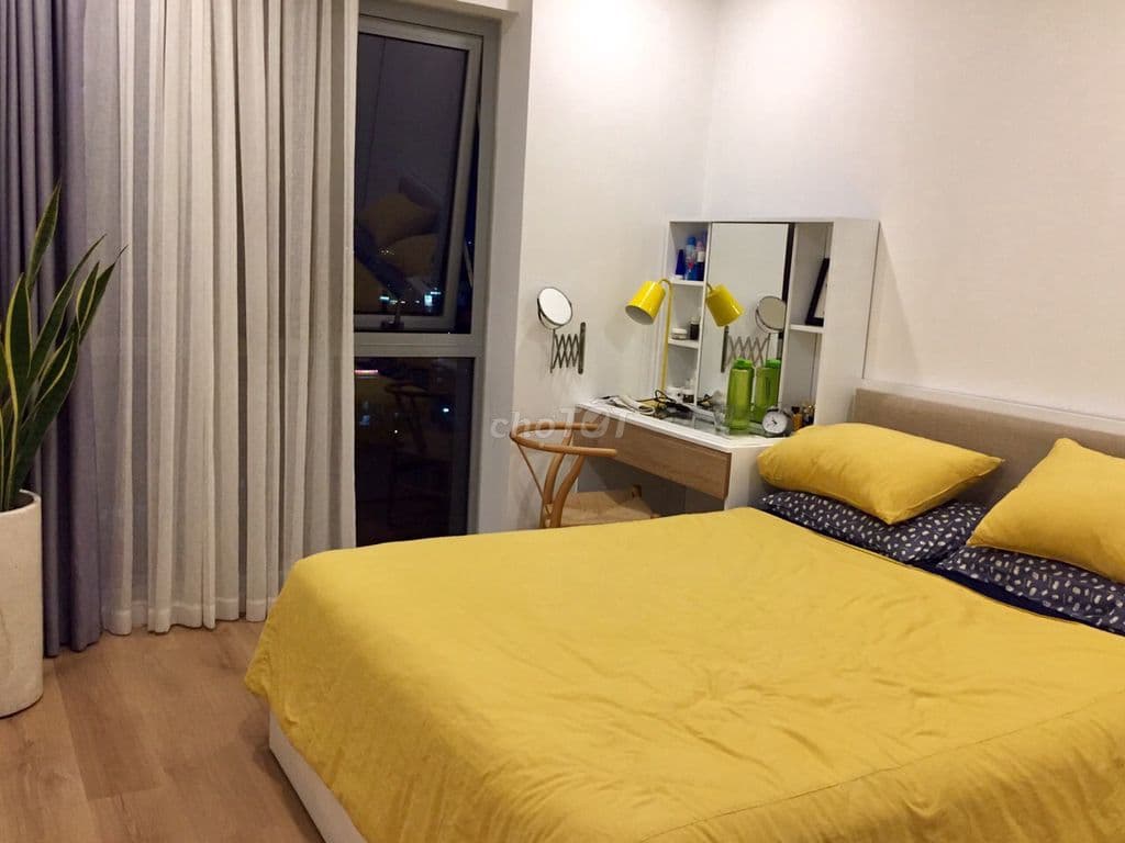 Bán căn hộ chung cư Lê Thị Riêng, Q10, thang máy, 66m2, 2pn, 3.75 tỷ