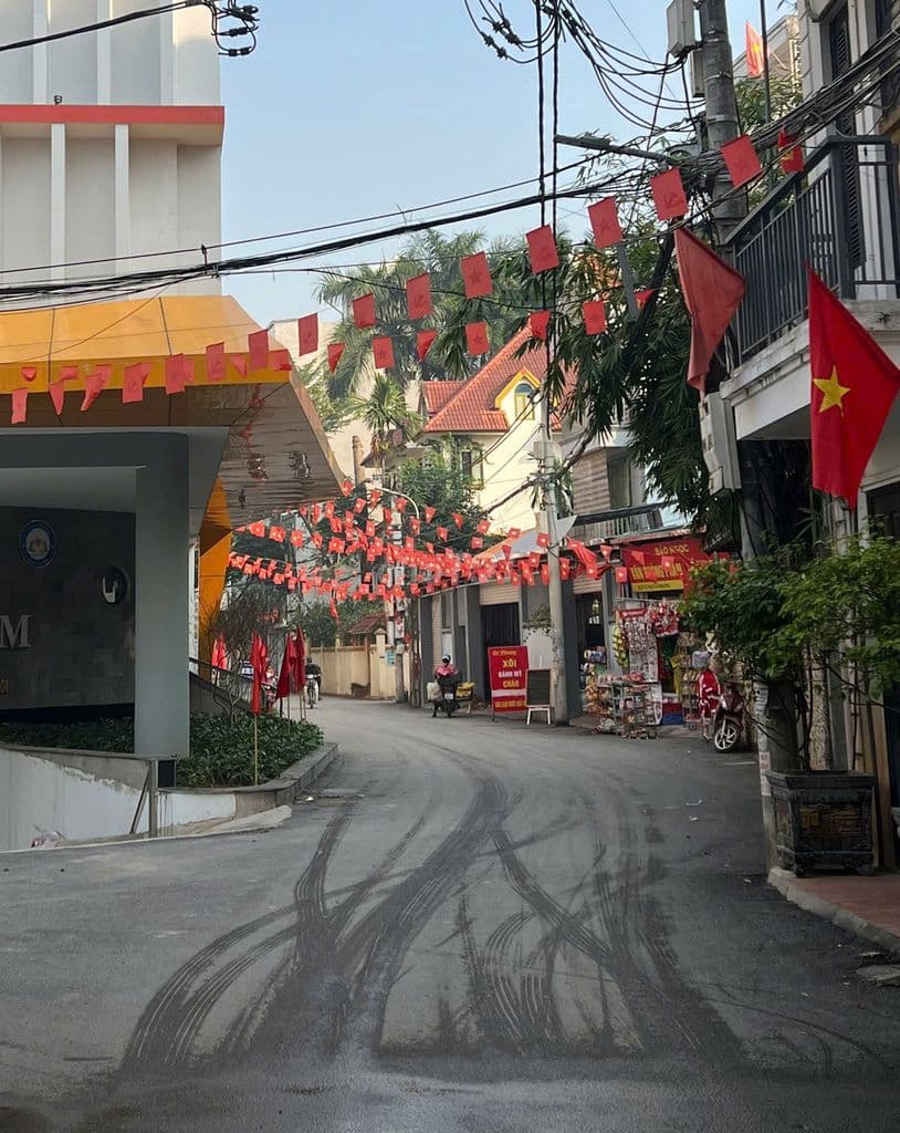 SIÊU PHẨM 7 TẦNG, THANG MÁY-PHÚ THƯỢNG,TÂY HỒ - OTO ĐỖ CỬA- GIÁ 11 TỶ.