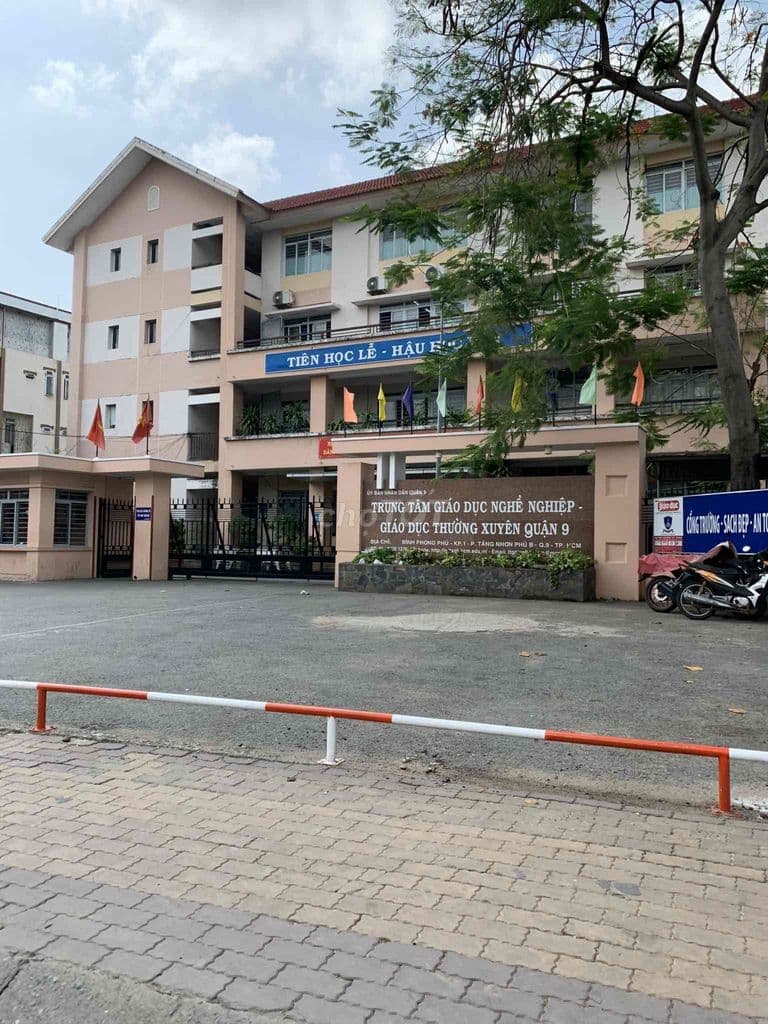 Nhà mặt tiền ngay 73 Đình Phong Phú. 100m2. Chỉ 13,2 tỷ. TN: 22tr/th