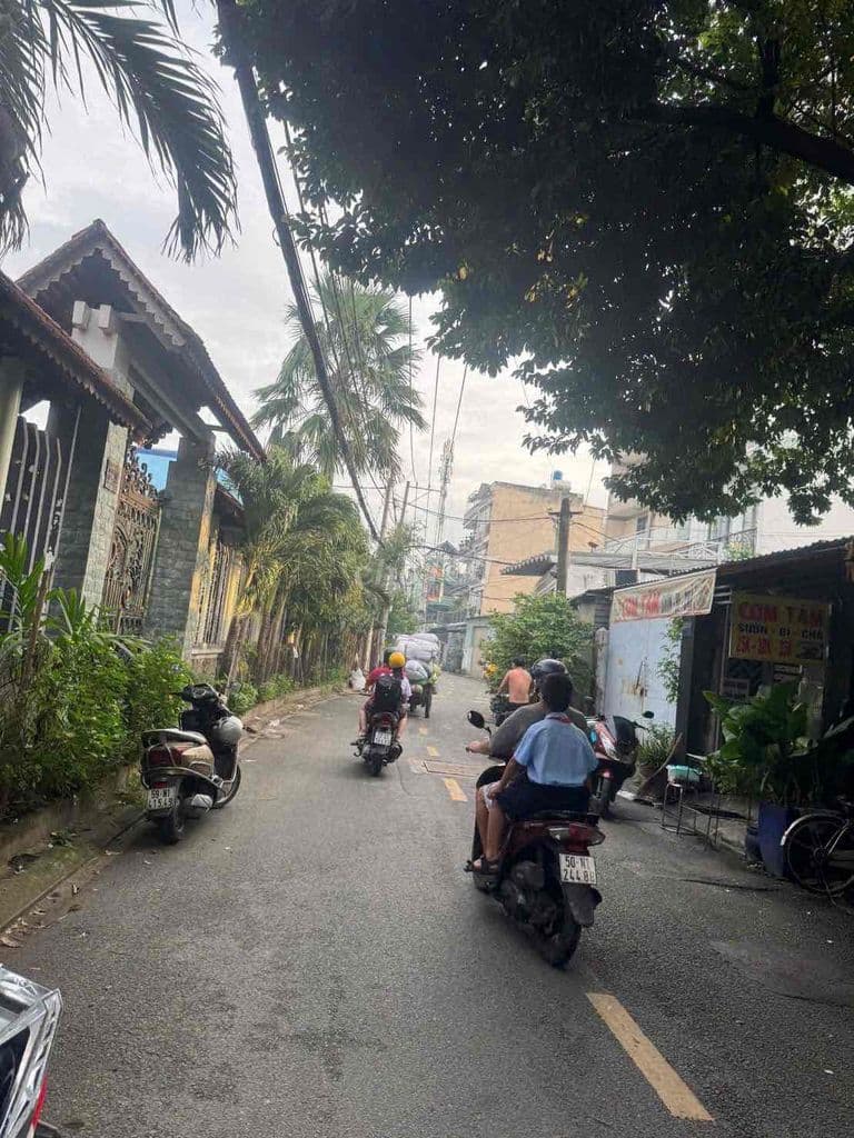 Nhà cấp 4 tiện xây mới Mặt tiền kinh doanh Đường số 18 Lê Văn Quới vào - Ảnh 3