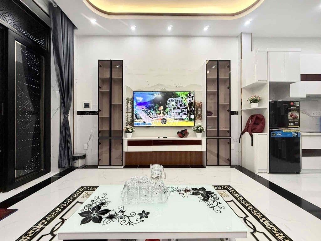 nhà 4 lầu cao cấp thiết kế cổ điển HXH 120/29/48 Thích Quảng Đức - Ảnh 3