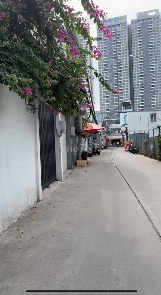Nhà ở 527m² tại Phú Thuận Q7, TPHCM, Trên đất có 23 phòng trọ