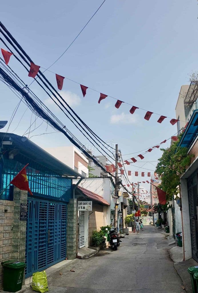 BÁN LÔ ĐẤT VUÔNG VỨC-HXH-ĐỐI DIỆN GIGAMALL