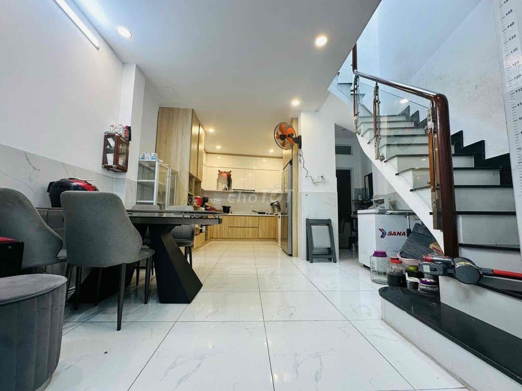 HÀNG HIẾM !!! NHÀ PHỐ 2 TẦNG, NHÀ BÈ, 42M2, DỌN VÀO Ở NGAY.