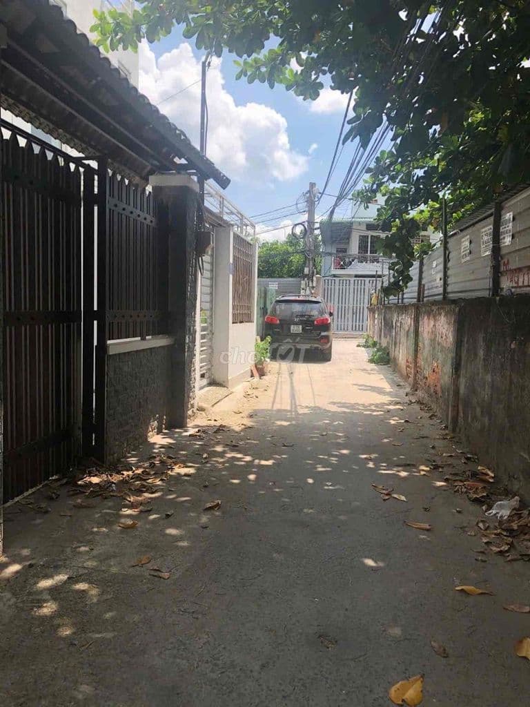 NHÀ HẺM XE 3 TẦNG HƠI 1 SẸT NGAY CHỢ NHỎ LÊ VĂN VIỆT