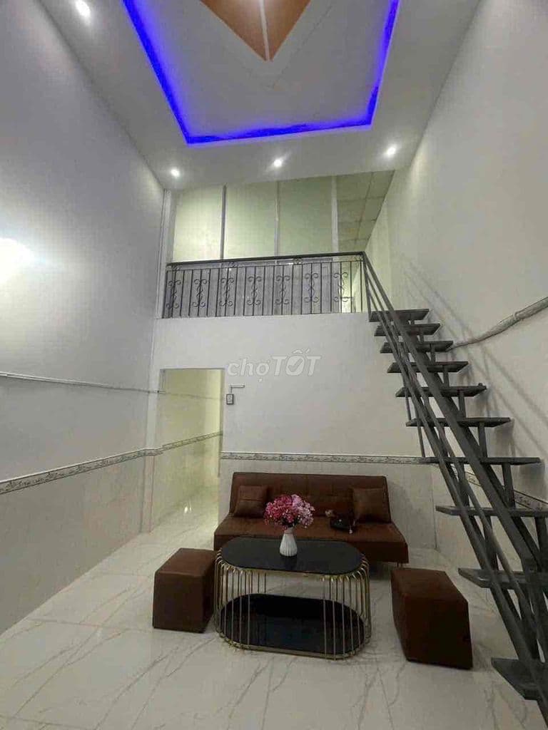 Nhà gần chợ Minh Phát, có phòng ngủ dưới cho người già