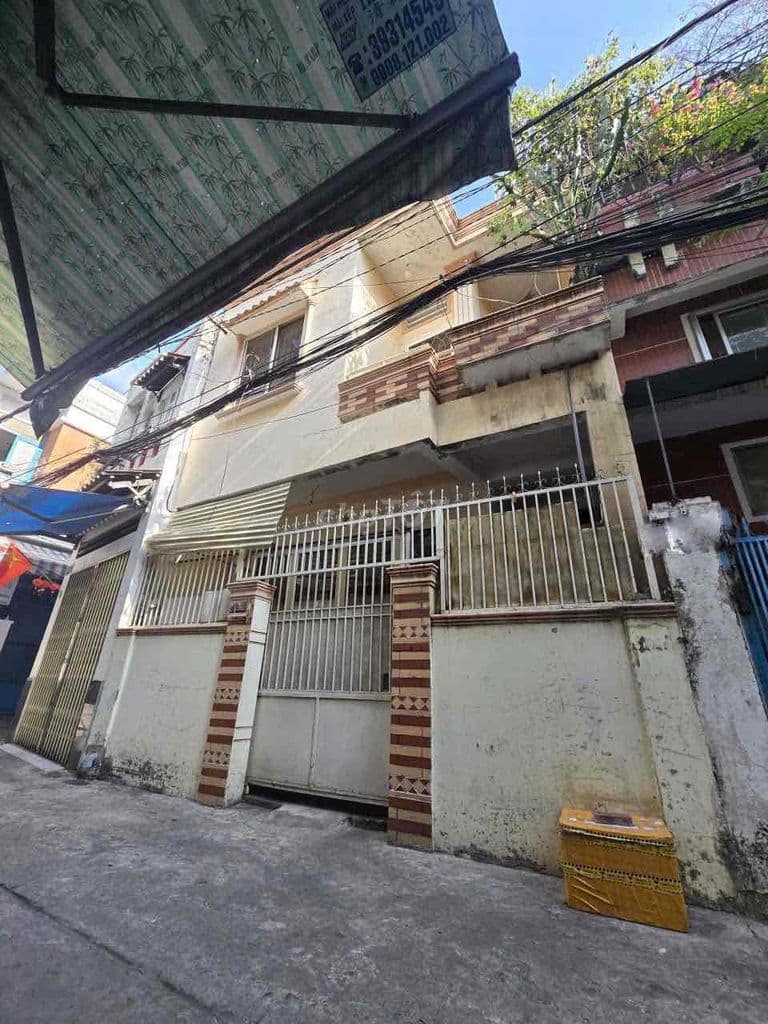 Bán Gấp Nhà Hoàng Văn Thụ Ngang 5,3m Giá Siêu Rẻ