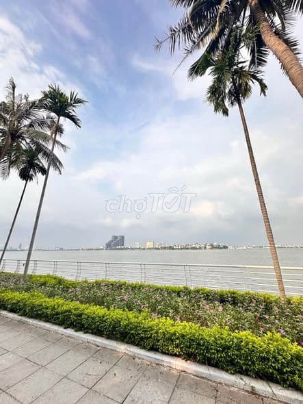 bán nhà 7 tầng Hồ Tây nội thất xịn