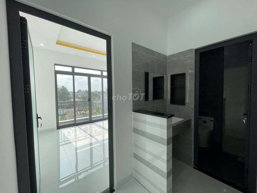 Chủ bán gấp còn 5 tỷ 190 nhà mới xây, 4 tầng 4 phòng ngủ có sân thượng - Ảnh 2