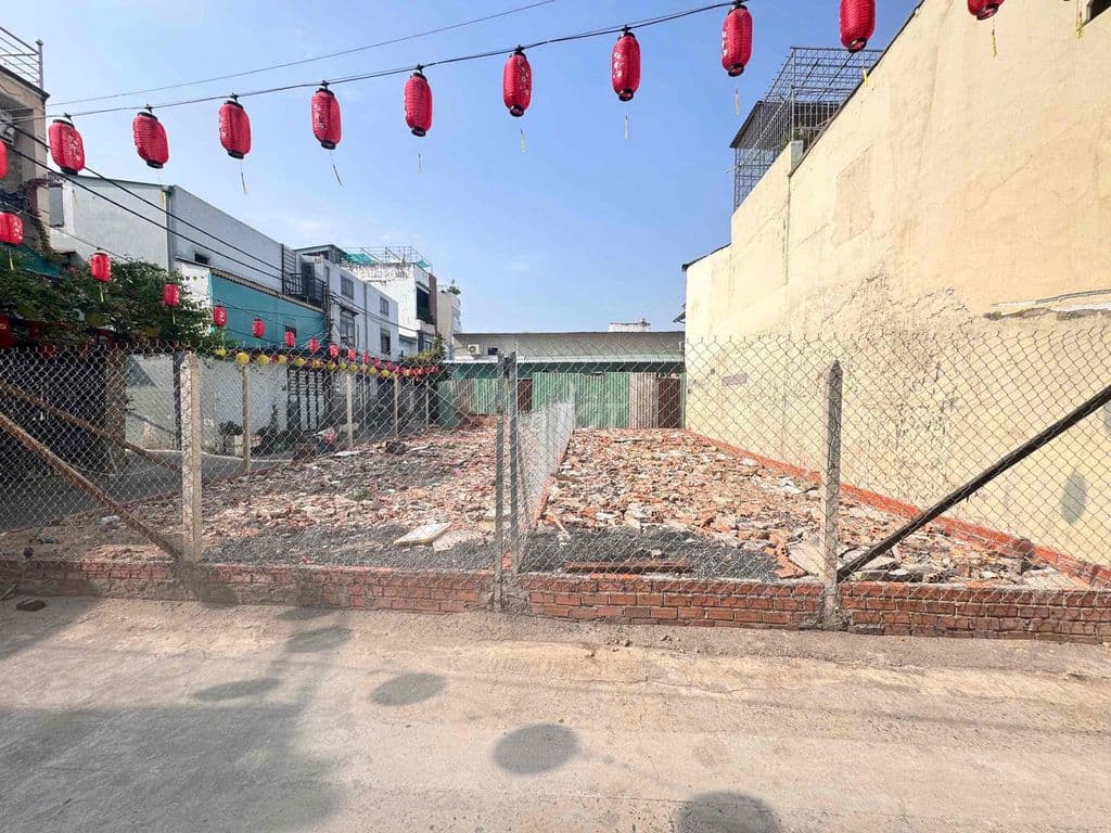 BÁN ĐẤT GÓC 2MT ĐƯỜNG THÔNG HẺM Ô TÔ NGAY DS26 PHẠM VĂN ĐỒNG, HBC, TĐ - Ảnh 2