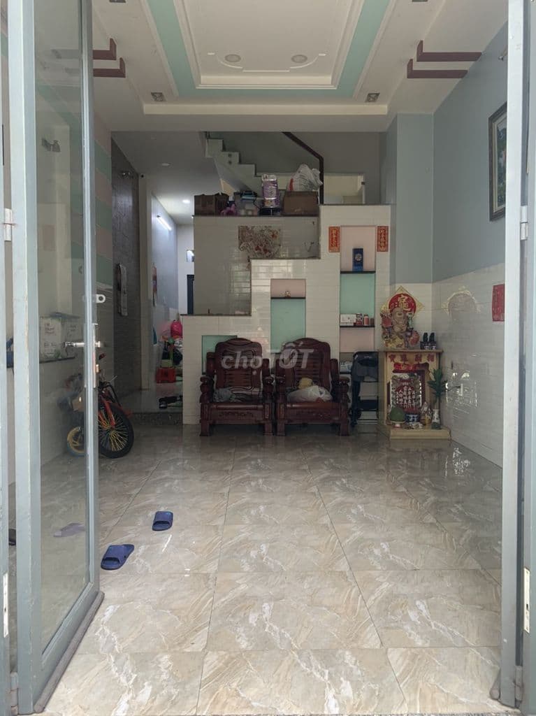 Vỉa hè 6m!Giá 9 tỷ . Nhà 2 Mặt Tiền trước sau đường 3/2. DT: (3,5x12)m