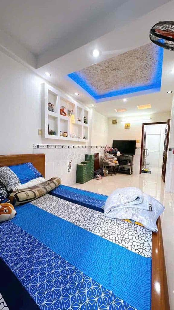 Bán nhà mặt tiền 4 tầng vừa ở vừa kinh doanh. - Ảnh 2