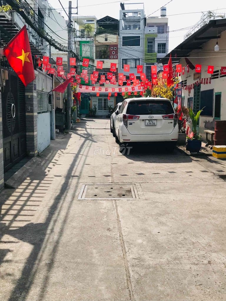 nhà Hẽm Xe Hơi Xây Mới 100% 3Lầu Đường Phạm Văn Hai