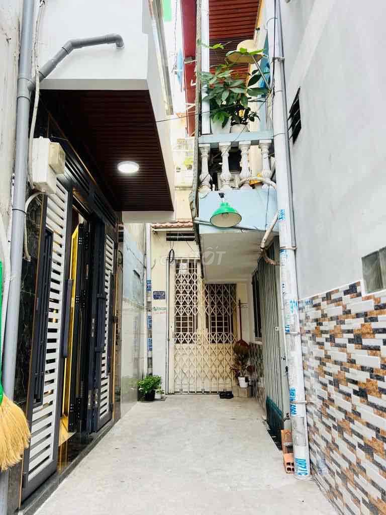 Nhà bán Huỳnh Tấn Phát.. nhà mới đẹp.. shr , hoàn công đủ.