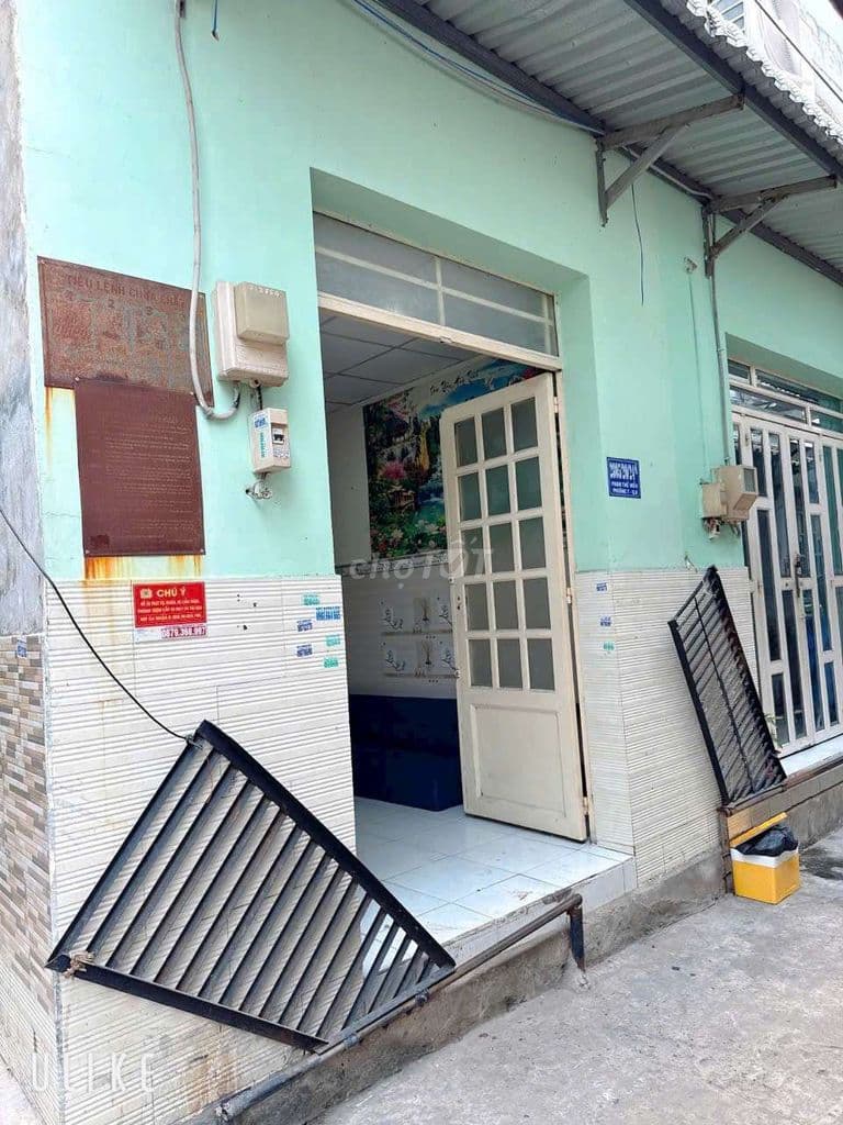 Bán nhà p7q8 phạm thế hiển có số nhà quận. Thuế riêng. Kdc hiện huư