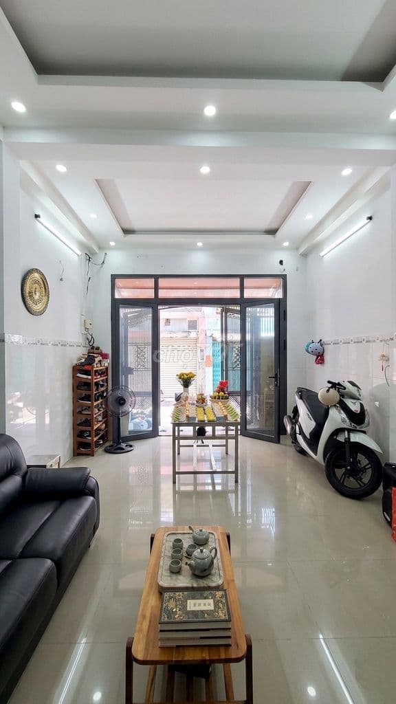 Bán Nhà Bà Hom 3 tầng lầu 5.2 tỷ