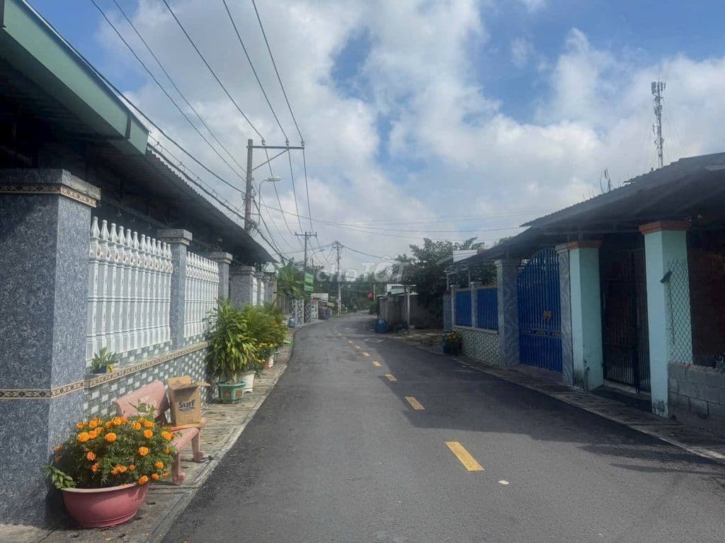 ĐẤT NGỘP MẶT TIỀN ĐƯỜNG NHỰA TRUNG TÂM CỦ CHI,7.5X13 - 98M2,SHR,700TR - Ảnh 3