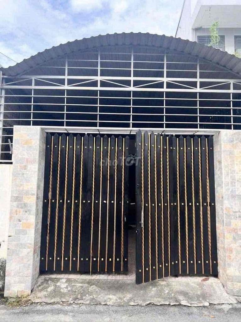 BÁN NHÀ CẤP 4 — MT ĐƯỜNG 2 LÊ VĂN VIỆT - 8.6 TỶ/124M2