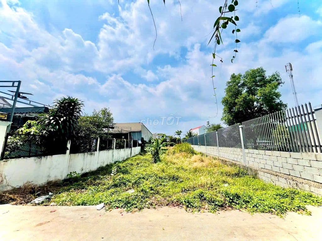 Cần thanh lý 400m2 đất Chợ Quảng Việt, TÂN AN HỘI – CỦ CHI