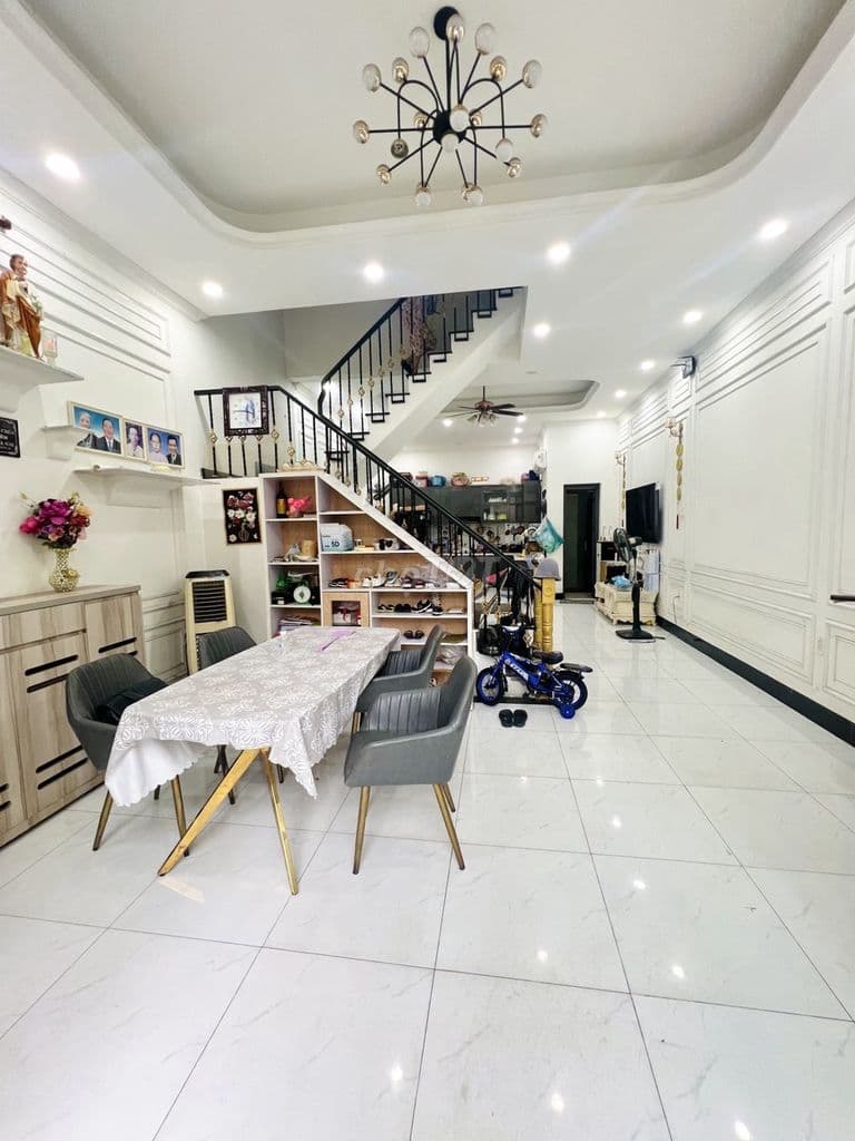 Hiếm hẻm xe tải Hoà Bình, Tân Phú 60m2, 3 tầng, 6.9 tỷ - Ảnh 2