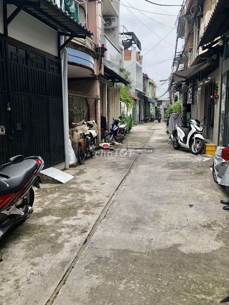 Bán nhà cấp 4 25/52/ đường hồ văn Long Tân tao,Bình Tân.5X16M