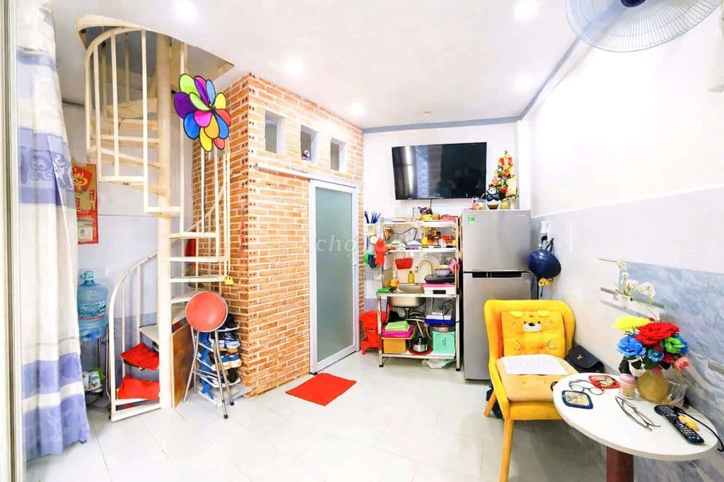 🏠 NHỈNH 2 TỶ , 3 TẦNG NGAY TRIỄN LÃM TÂN BÌNH, HẺM THÔNG - 3,4x 3,5M - Ảnh 2