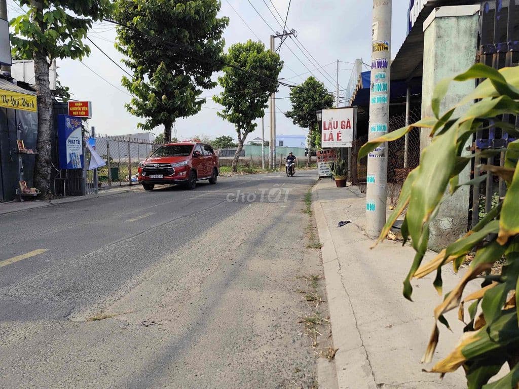 Nhà mặt tiền XTT22 Hóc Môn – 165m² – ô tô né nhau – kinh doanh được –