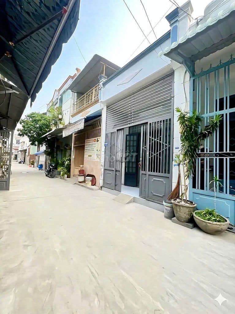 Nhà 1/ Đường Oto Lê Văn Khương Q12 dt 3,6x11m lh