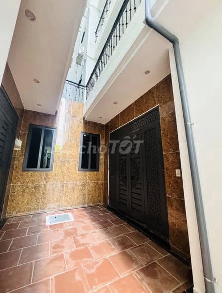 bán nhà Nhổn 30m2 full đồ gần phố