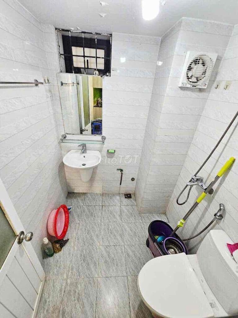 Chính chủ bán căn hộ tập thể chung cư B3