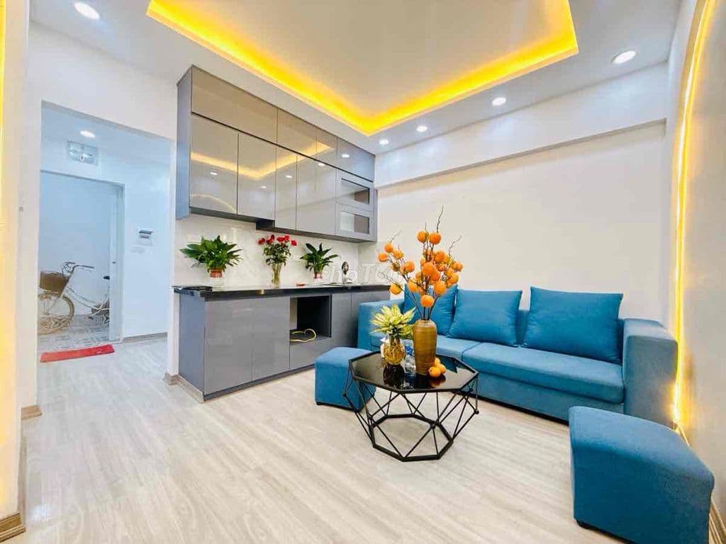 Tập thể Hồng Mai, 2 thoáng, nội thất đẹp, sát chợ, ở ngay