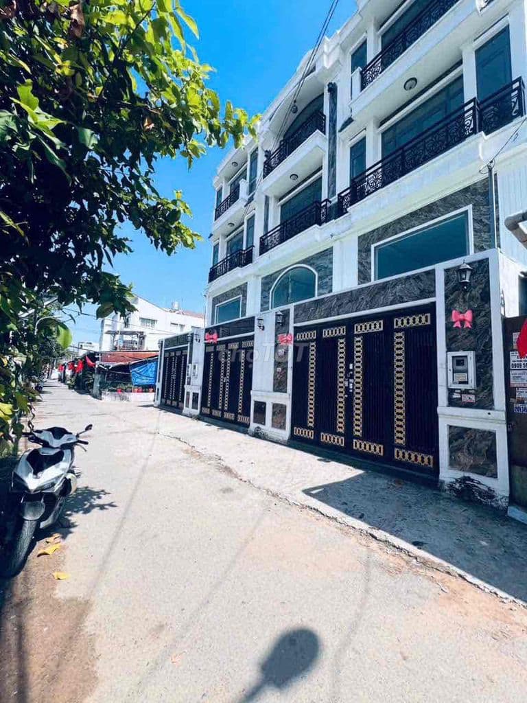 ĐỐI DIỆN VẠN PHÚC CITY – Ô TÔ VÀO NHÀ – 4 TẦNG MỚI – 63M² - VUÔNG ĐẸP