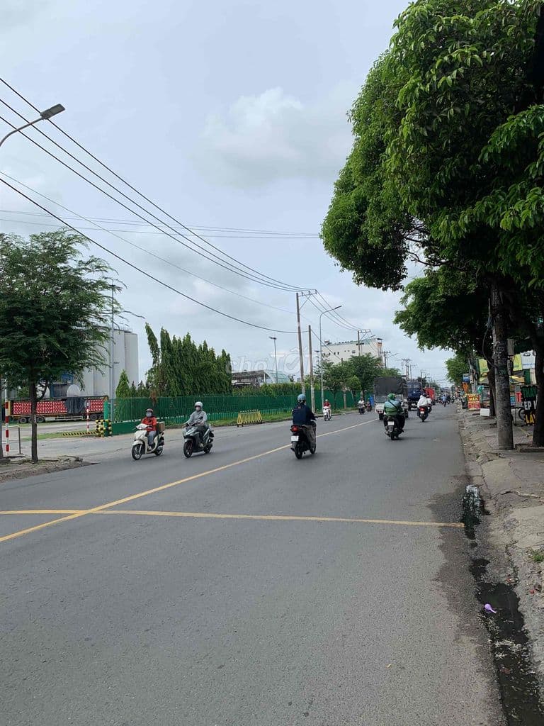 Mua gần 80 tỷ, nay bán 58 tỷ, 8050m2 mặt tiền Lê Văn Khương, Quận 12 - Ảnh 2