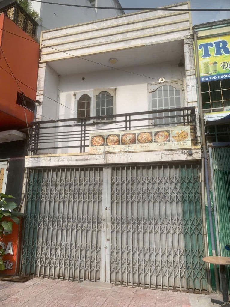 Nhà đối diện trường học, xe hơi tới cửa - Ảnh 3