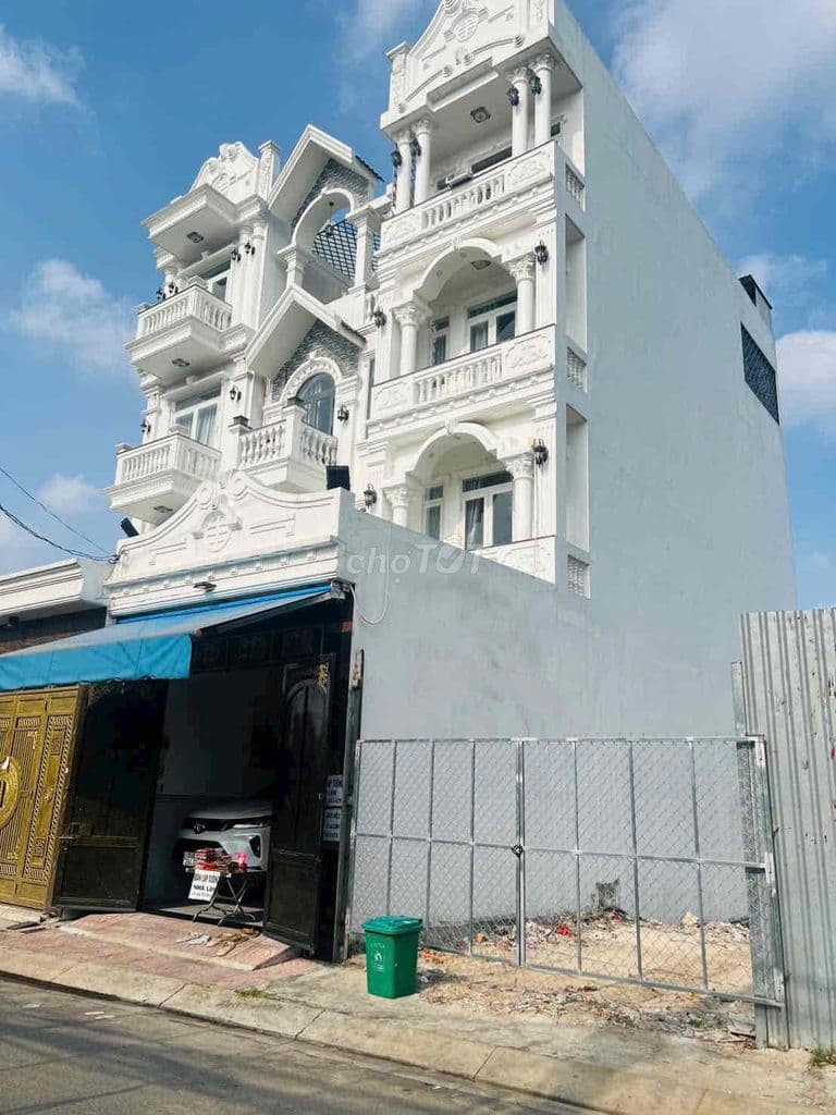 Lô đất Mặt tiền HT17 4mx26m. Trục kinh doanh sầm uất. Xây dựng tự do