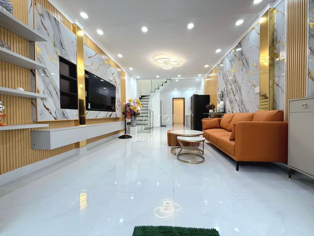 Nhà 4x18m 2 tầng 4pn hẻm xe hơi gần Phú Mỹ Hưng quận 7 giá 5.4 tỷ