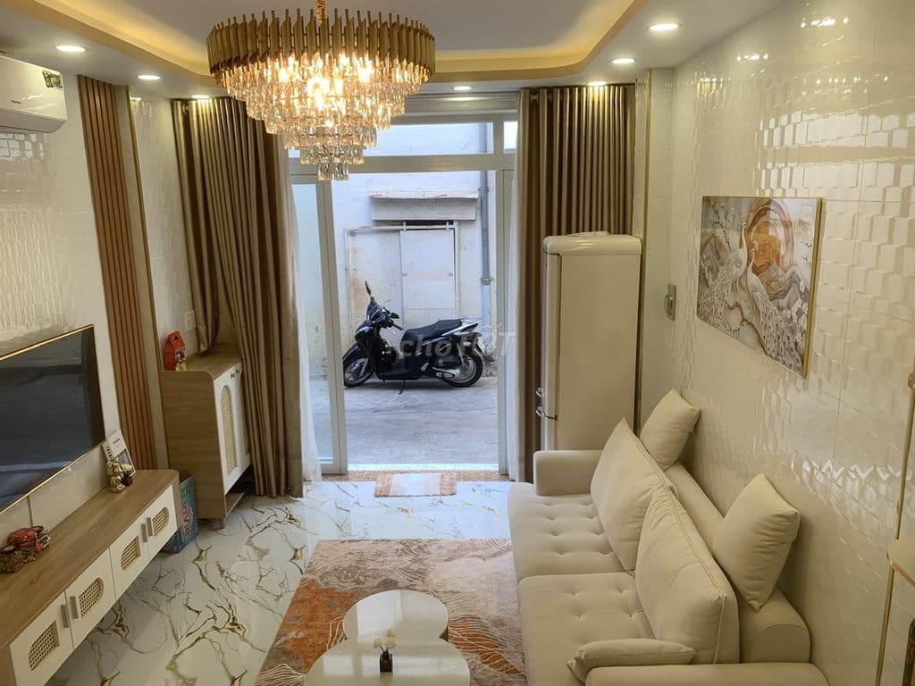 Bán nhà Cách Mạng Tháng 8 gần đưởng Phạm Văn Hai
